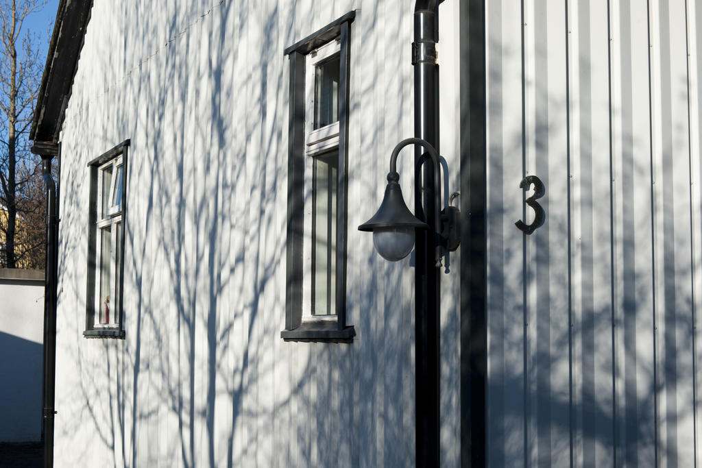 Bed And Books B&B Reykjavík Exteriör bild